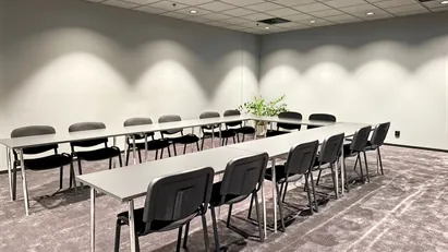 Kontor i Sundbyberg: Håll möten, arbeta eller samarbeta i ett professionellt företagsnav i Spaces Umami Park