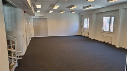 Lager och kontor i kombination