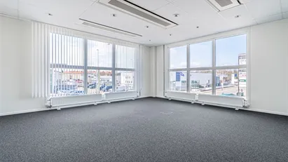 Lättillgänglig kontorslokal med bra skyltläge!