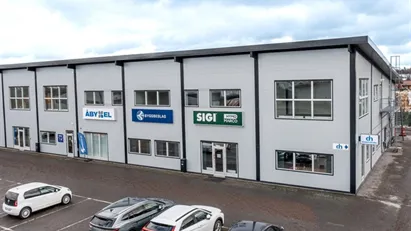 Lättillgänglig kontor/lagerlokal på Risängen.