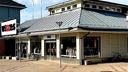 Perfekt butiksläge i hjärtat av Märsta Centrum.