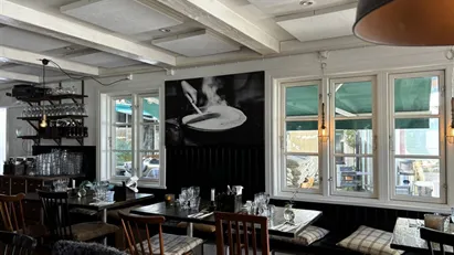 Central restauranglokal med bar i Borgholm med mysig innergård med tillhörande utrustning säljes