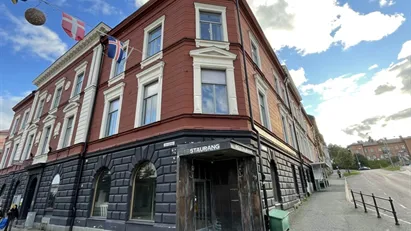 Trevlig och funktionell lokal om ca 90 kvm på Storgatan 50 – mitt i Sollefteå centrum.