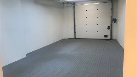 Warehouses for rent in Salem - photo 1