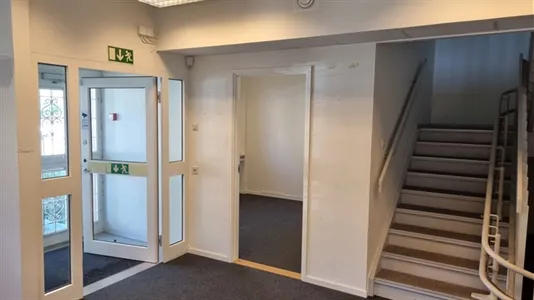 Shops for rent in Täby - photo 2