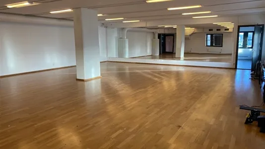 Commercial properties for rent in Täby - photo 4