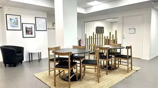 Office spaces for rent in Stockholm South - photo 1