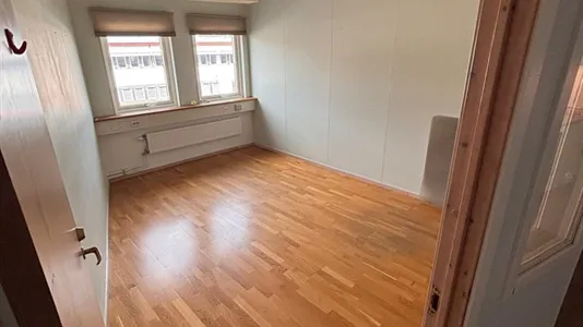Commercial properties for rent in Knivsta - photo 2